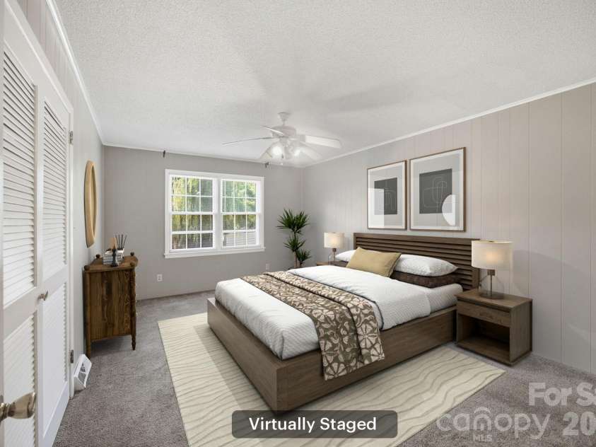 1401 Grovewood Drive, Charlotte, NC 28208.  MLS# CAR4398914, YatesRealty ID 35656. 