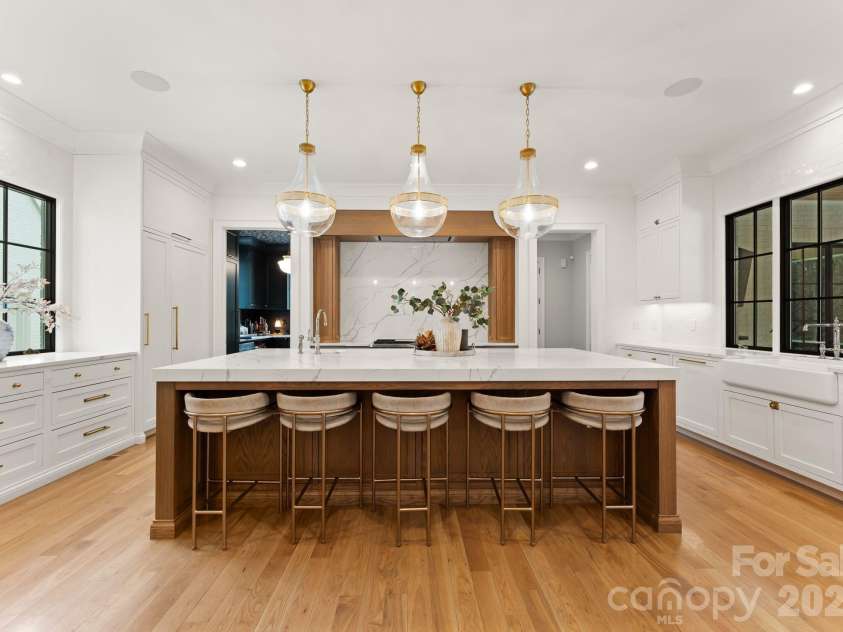 4420 Forest Hills Drive, Charlotte, NC 28226.  MLS# CAR4399080, YatesRealty ID 35659. 