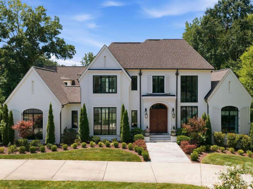 4420 Forest Hills Drive, Charlotte, NC 28226.  MLS# CAR4399080, YatesRealty ID 35659. 