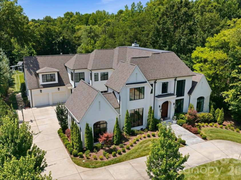 4420 Forest Hills Drive, Charlotte, NC 28226.  MLS# CAR4399080, YatesRealty ID 35659. 