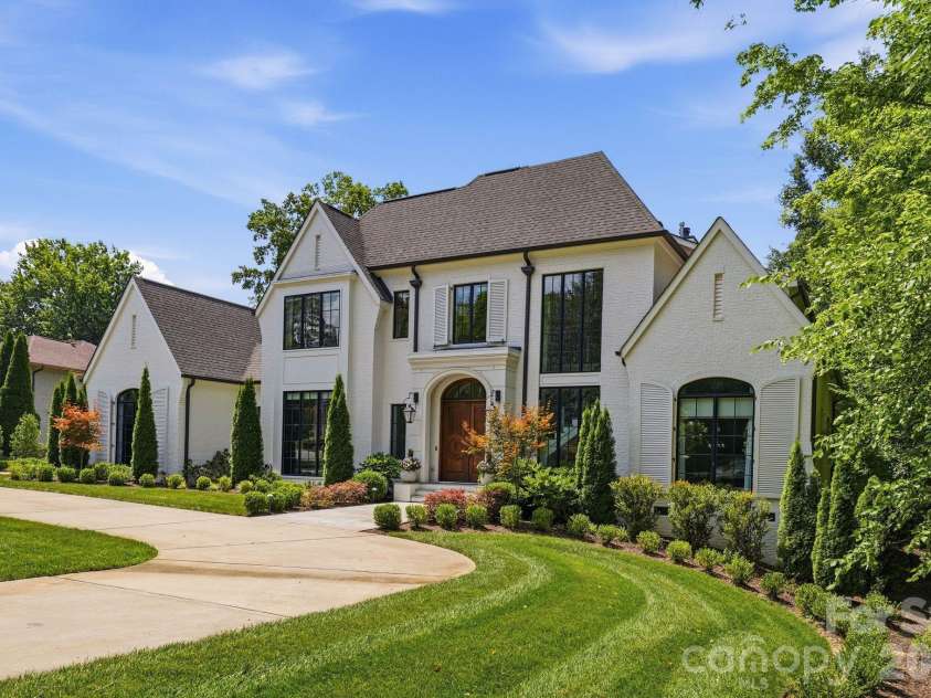 4420 Forest Hills Drive, Charlotte, NC 28226.  MLS# CAR4399080, YatesRealty ID 35659. 
