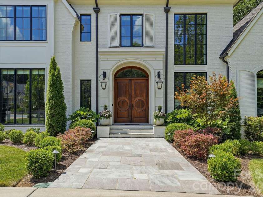 4420 Forest Hills Drive, Charlotte, NC 28226.  MLS# CAR4399080, YatesRealty ID 35659. 