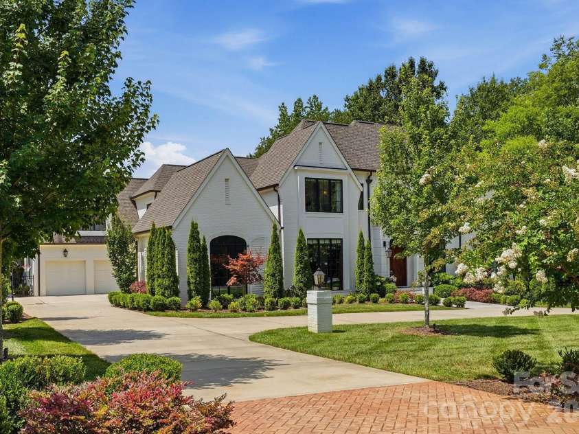 4420 Forest Hills Drive, Charlotte, NC 28226.  MLS# CAR4399080, YatesRealty ID 35659. 