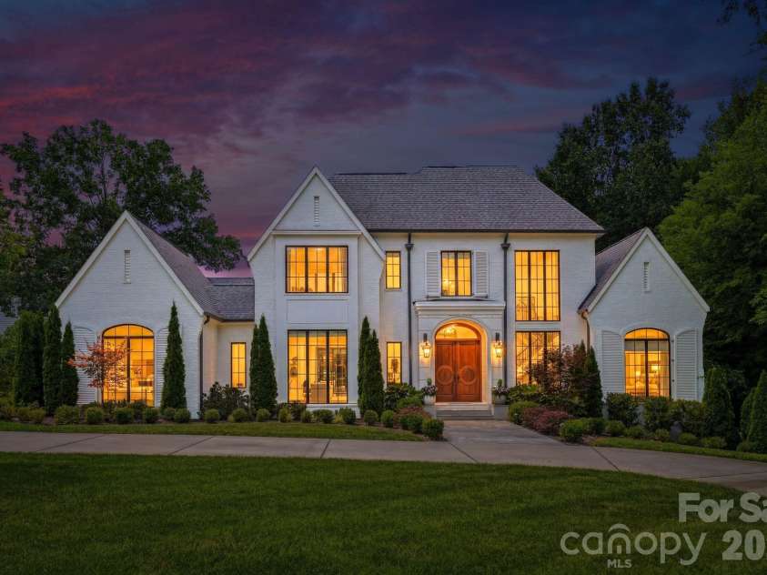 4420 Forest Hills Drive, Charlotte, NC 28226.  MLS# CAR4399080, YatesRealty ID 35659. 