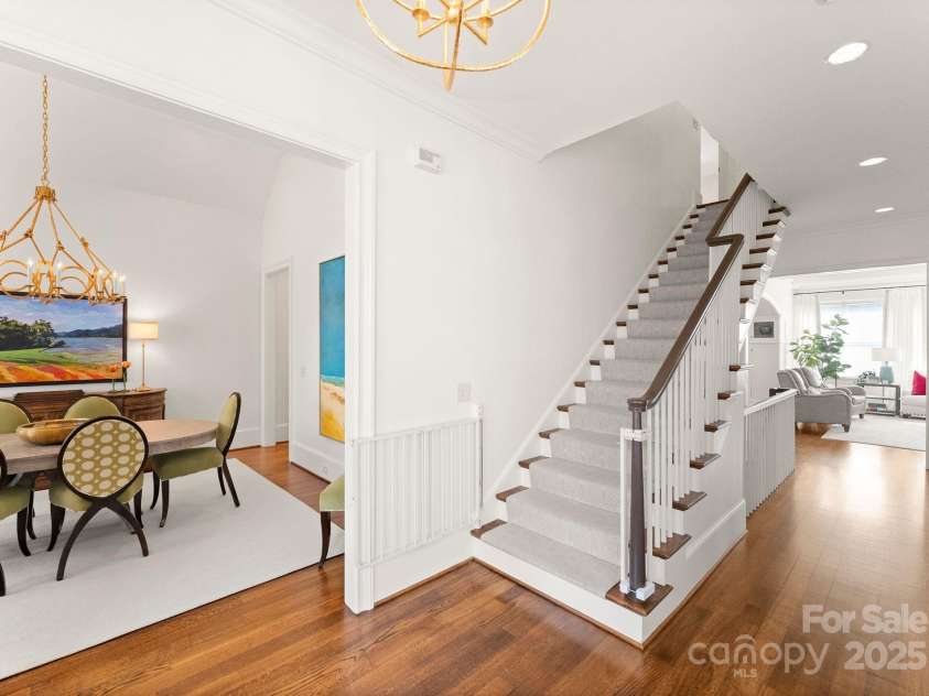 1972 Maryland Avenue, Charlotte, NC 28209.  MLS# CAR4231963, YatesRealty ID 3566. Foyer