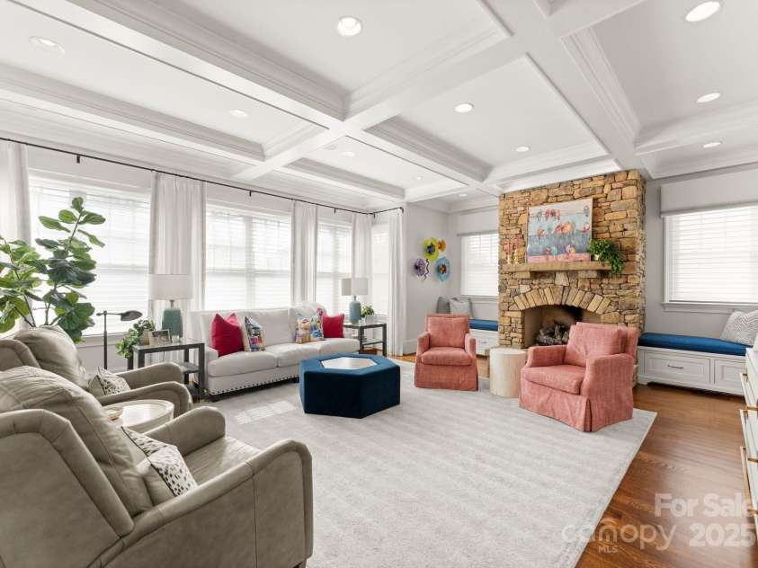 1972 Maryland Avenue, Charlotte, NC 28209.  MLS# CAR4231963, YatesRealty ID 3566. Great Room