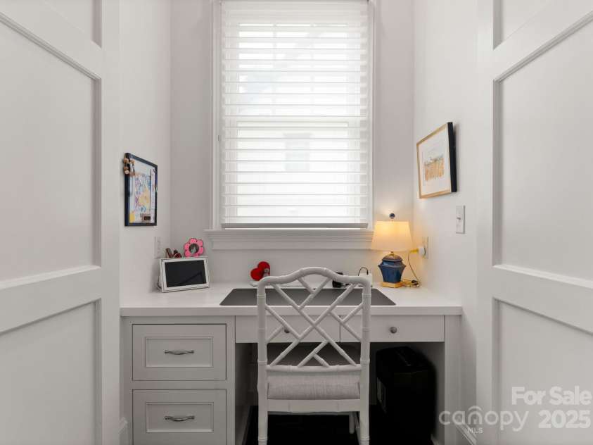 1972 Maryland Avenue, Charlotte, NC 28209.  MLS# CAR4231963, YatesRealty ID 3566. Hidden Office