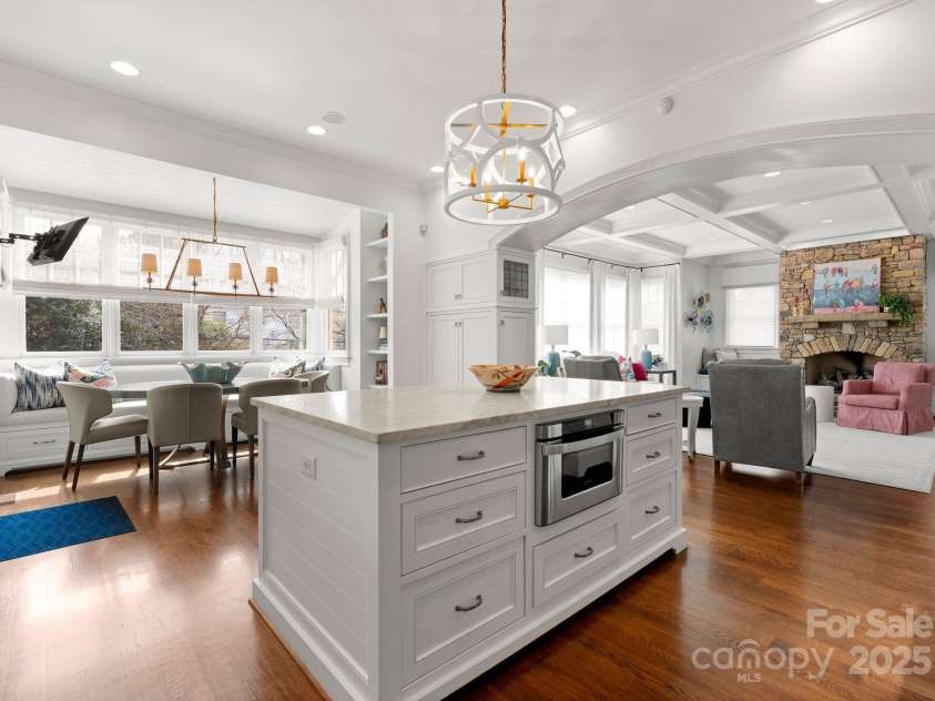 1972 Maryland Avenue, Charlotte, NC 28209.  MLS# CAR4231963, YatesRealty ID 3566. Kitchen