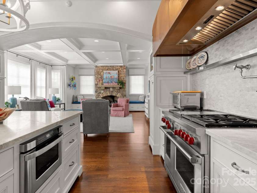 1972 Maryland Avenue, Charlotte, NC 28209.  MLS# CAR4231963, YatesRealty ID 3566. Kitchen