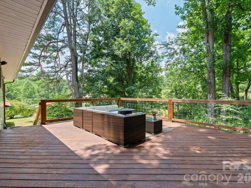79 Laurel Cove Road, Candler, NC 28715.  MLS# CAR4400837, YatesRealty ID 35663. 