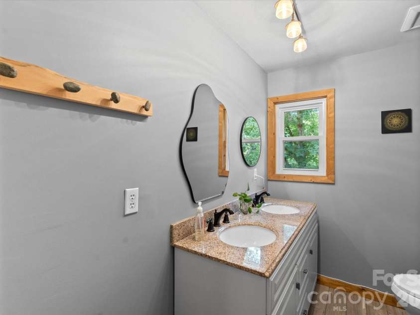 79 Laurel Cove Road, Candler, NC 28715.  MLS# CAR4400837, YatesRealty ID 35663. 