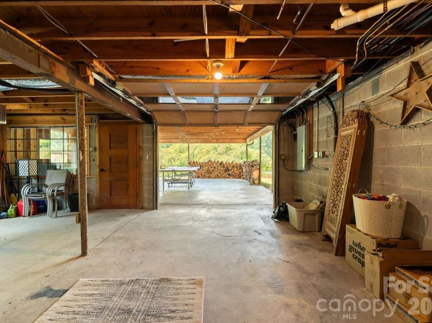 79 Laurel Cove Road, Candler, NC 28715.  MLS# CAR4400837, YatesRealty ID 35663. 