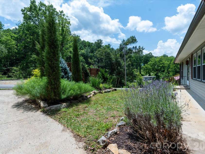 79 Laurel Cove Road, Candler, NC 28715.  MLS# CAR4400837, YatesRealty ID 35663. 