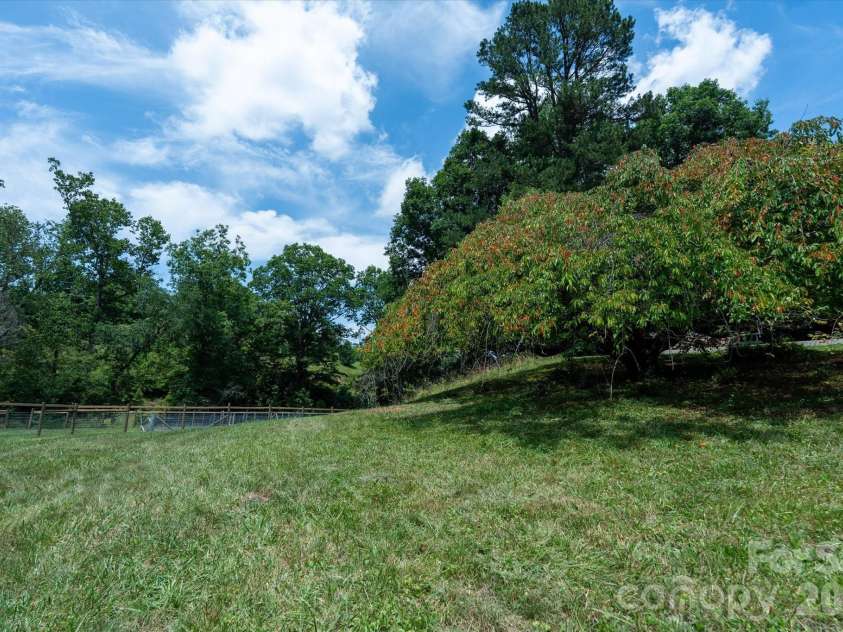 79 Laurel Cove Road, Candler, NC 28715.  MLS# CAR4400837, YatesRealty ID 35663. 