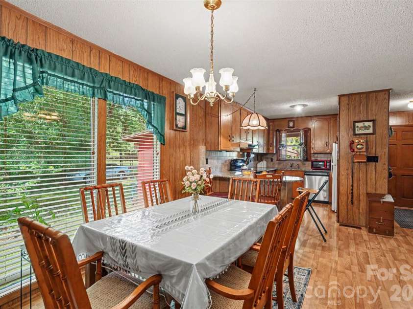 7707 Waxhaw Highway, Waxhaw, NC 28173.  MLS# CAR4401660, YatesRealty ID 35665. Dining area