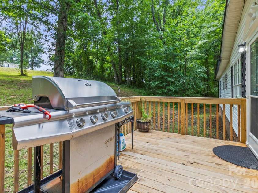 4265 Dry Pond Lane, Conover, NC 28613.  MLS# CAR4396128, YatesRealty ID 35668. New front deck