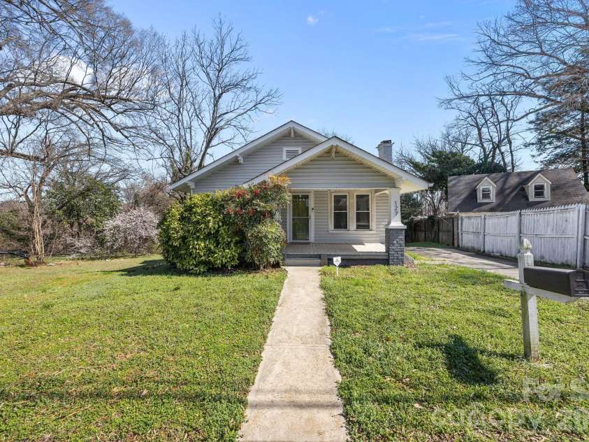 127 Patterson Street, Statesville, NC 28677.  MLS# CAR4354932, YatesRealty ID 3567. 