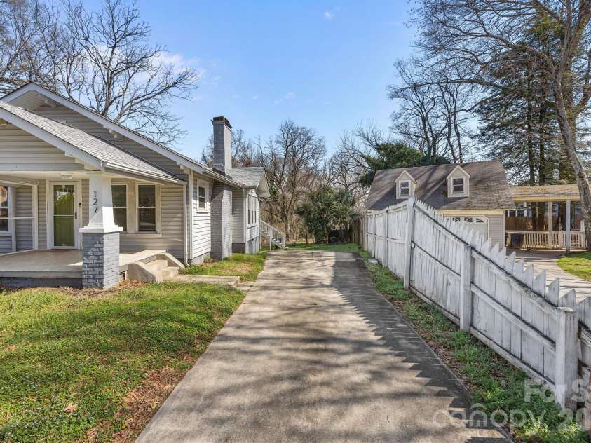 127 Patterson Street, Statesville, NC 28677.  MLS# CAR4354932, YatesRealty ID 3567. 