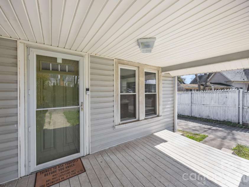 127 Patterson Street, Statesville, NC 28677.  MLS# CAR4354932, YatesRealty ID 3567. 