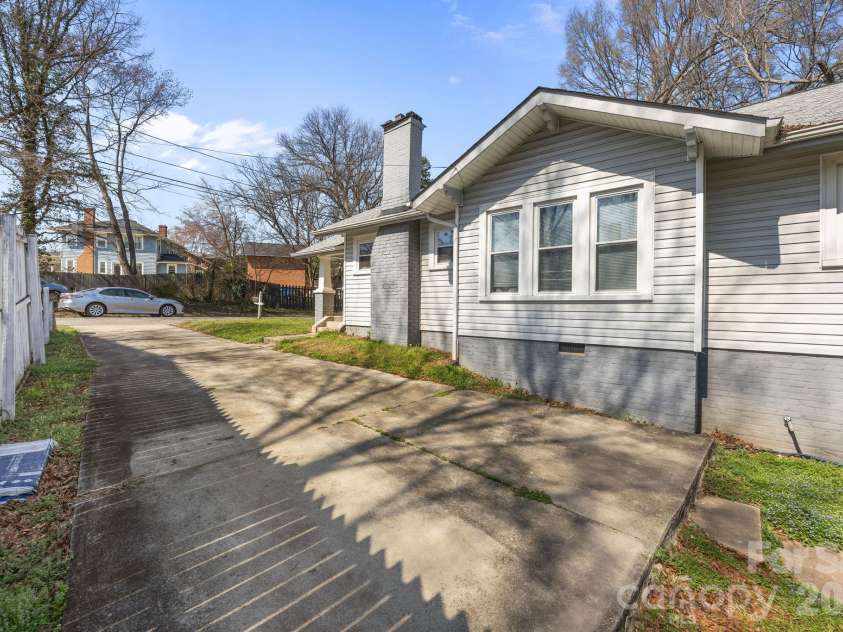 127 Patterson Street, Statesville, NC 28677.  MLS# CAR4354932, YatesRealty ID 3567. 