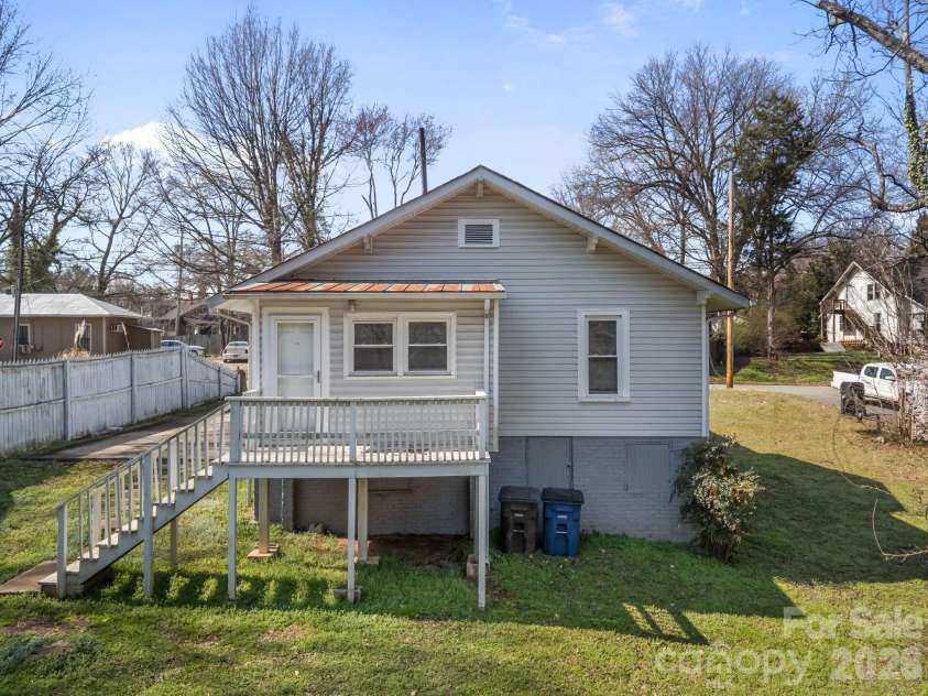 127 Patterson Street, Statesville, NC 28677.  MLS# CAR4354932, YatesRealty ID 3567. 