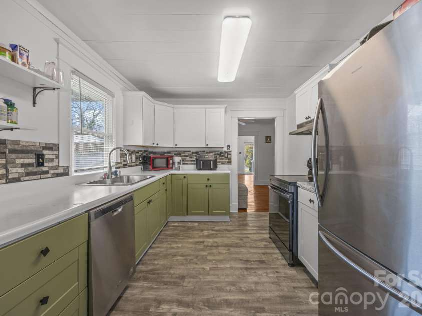 127 Patterson Street, Statesville, NC 28677.  MLS# CAR4354932, YatesRealty ID 3567. 