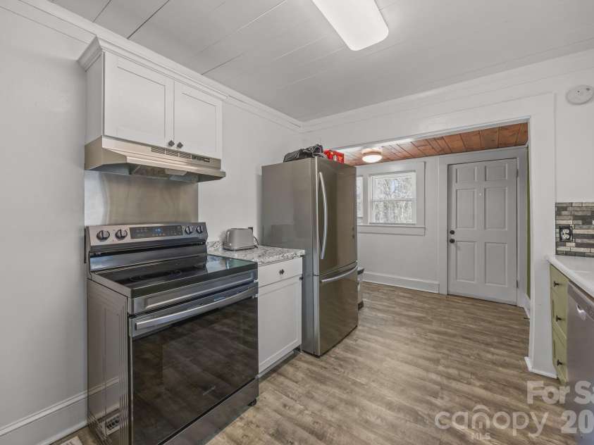 127 Patterson Street, Statesville, NC 28677.  MLS# CAR4354932, YatesRealty ID 3567. 