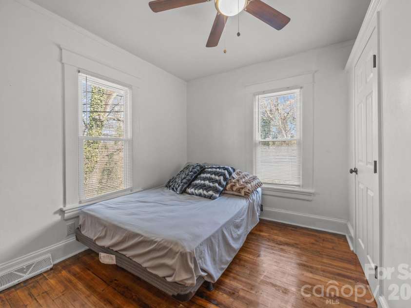 127 Patterson Street, Statesville, NC 28677.  MLS# CAR4354932, YatesRealty ID 3567. 