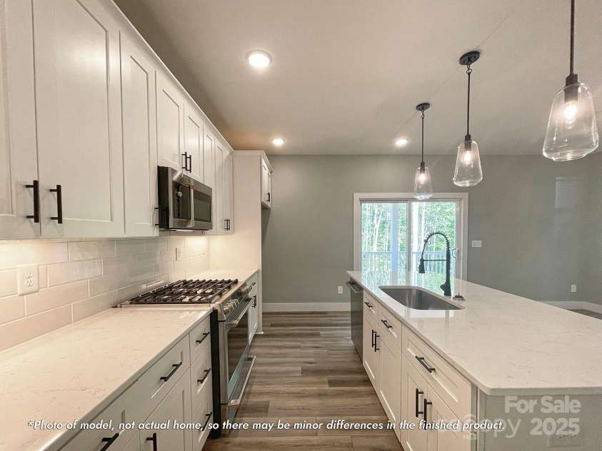 154 Carters Farm Drive, Statesville, NC 28625.  MLS# CAR4240433, YatesRealty ID 3567. Cafe brand Stainless Appliances