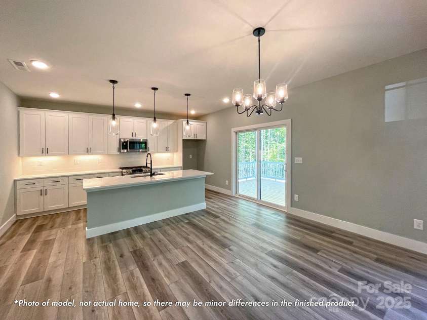 154 Carters Farm Drive, Statesville, NC 28625.  MLS# CAR4240433, YatesRealty ID 3567. Dining Area and Kitchen