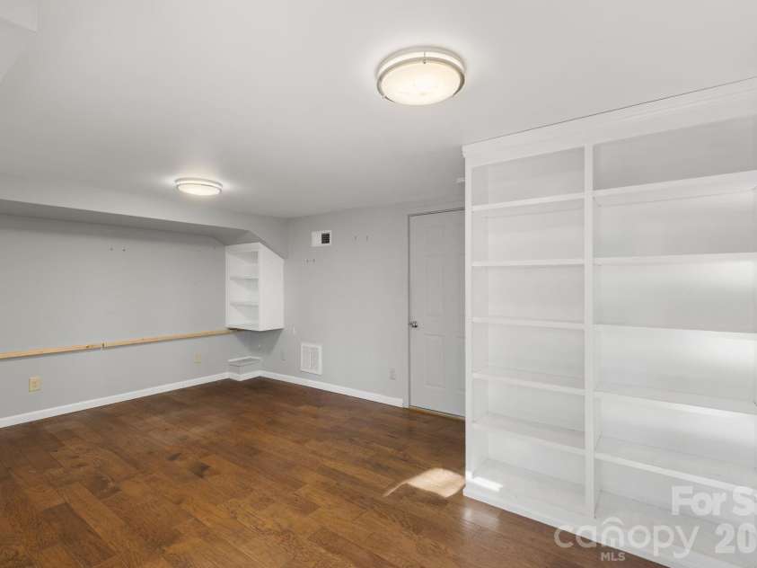 451 Crescent Trail, Highlands, NC 28741.  MLS# CAR4342214, YatesRealty ID 3567. Bonus Room on Lower Level