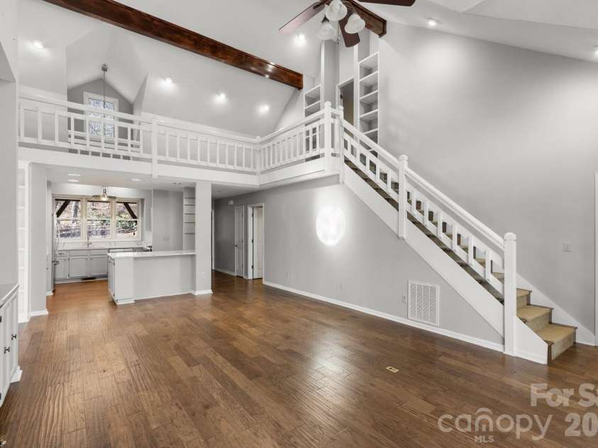 451 Crescent Trail, Highlands, NC 28741.  MLS# CAR4342214, YatesRealty ID 3567. Great Room