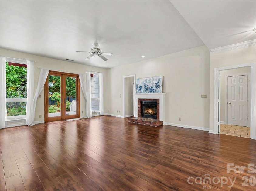9102 Brightleaf Place, Charlotte, NC 28269.  MLS# CAR4371281, YatesRealty ID 35671. 