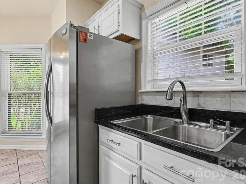 9102 Brightleaf Place, Charlotte, NC 28269.  MLS# CAR4371281, YatesRealty ID 35671. 
