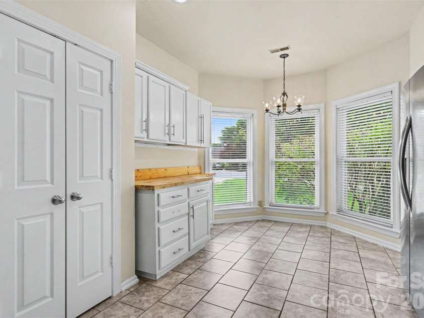 9102 Brightleaf Place, Charlotte, NC 28269.  MLS# CAR4371281, YatesRealty ID 35671. 
