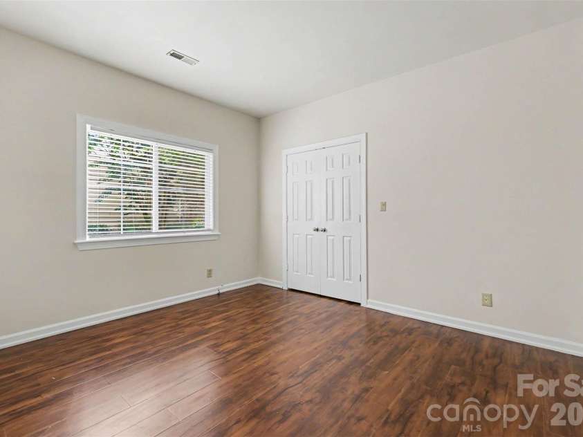 9102 Brightleaf Place, Charlotte, NC 28269.  MLS# CAR4371281, YatesRealty ID 35671. 