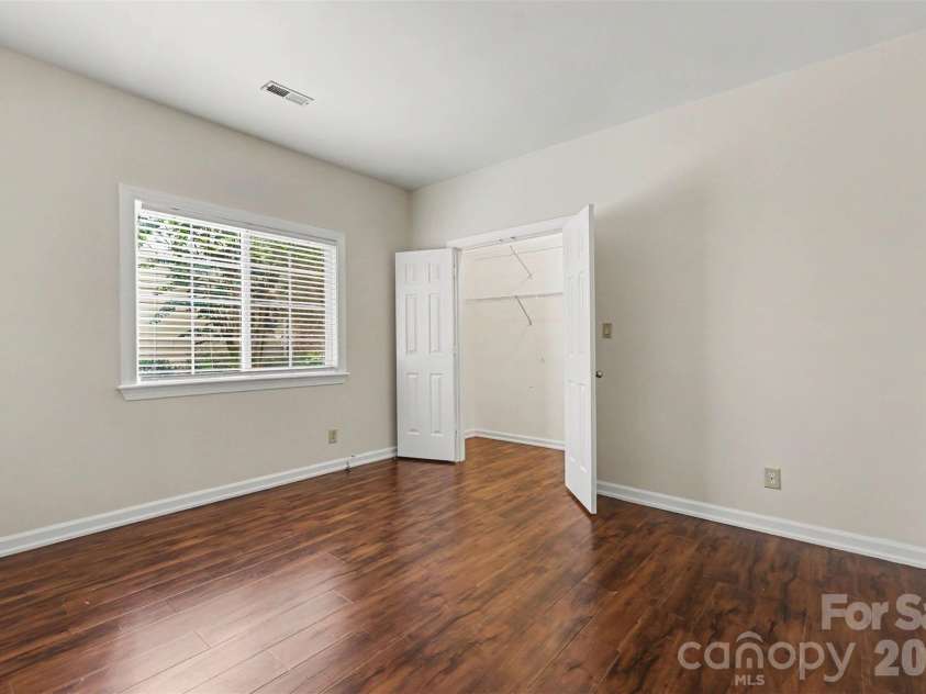 9102 Brightleaf Place, Charlotte, NC 28269.  MLS# CAR4371281, YatesRealty ID 35671. 