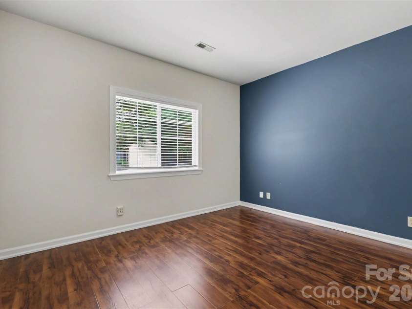 9102 Brightleaf Place, Charlotte, NC 28269.  MLS# CAR4371281, YatesRealty ID 35671. 