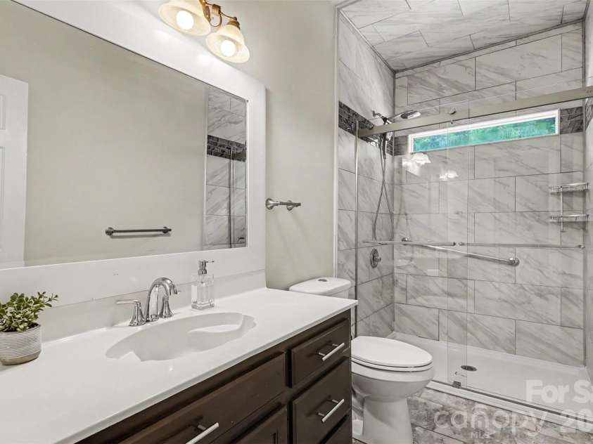 9102 Brightleaf Place, Charlotte, NC 28269.  MLS# CAR4371281, YatesRealty ID 35671. 