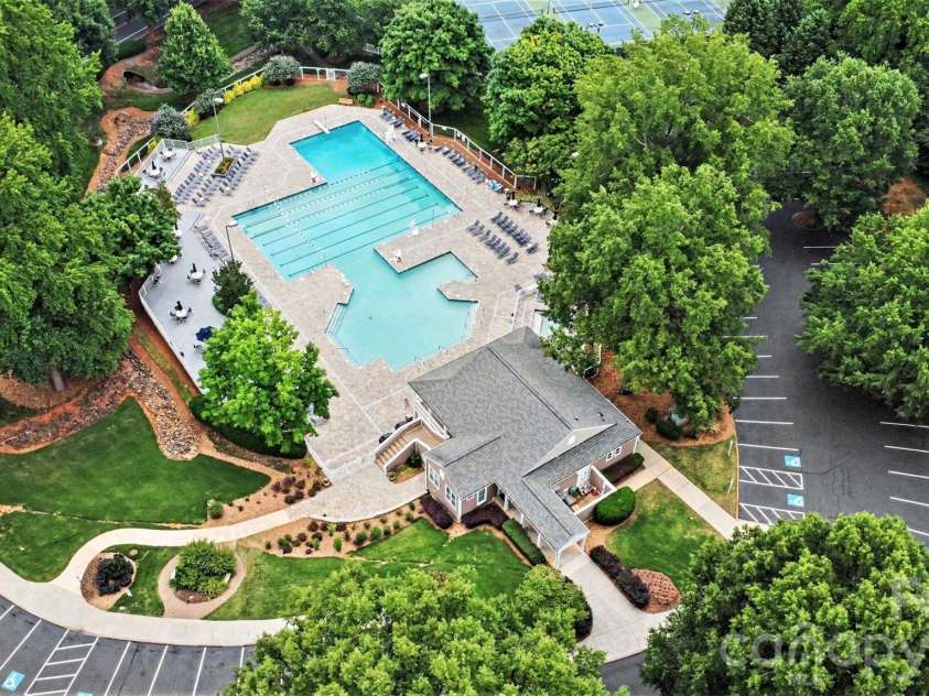 9102 Brightleaf Place, Charlotte, NC 28269.  MLS# CAR4371281, YatesRealty ID 35671. 
