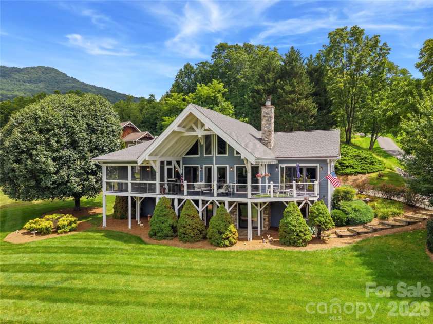 33 Banker Drive, Waynesville, NC 28786.  MLS# CAR4401413, YatesRealty ID 35676. 