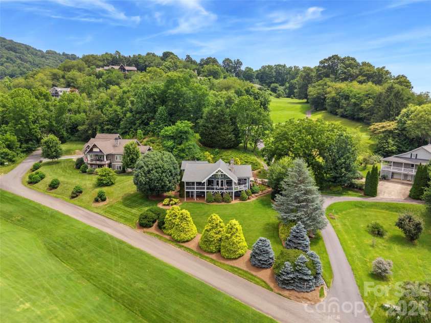33 Banker Drive, Waynesville, NC 28786.  MLS# CAR4401413, YatesRealty ID 35676. 
