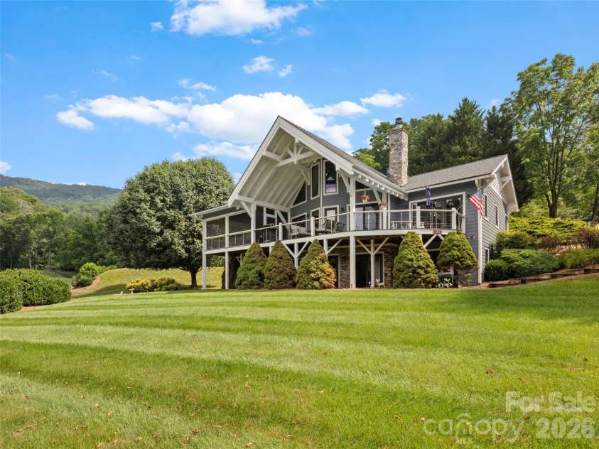33 Banker Drive, Waynesville, NC 28786.  MLS# CAR4401413, YatesRealty ID 35676. 