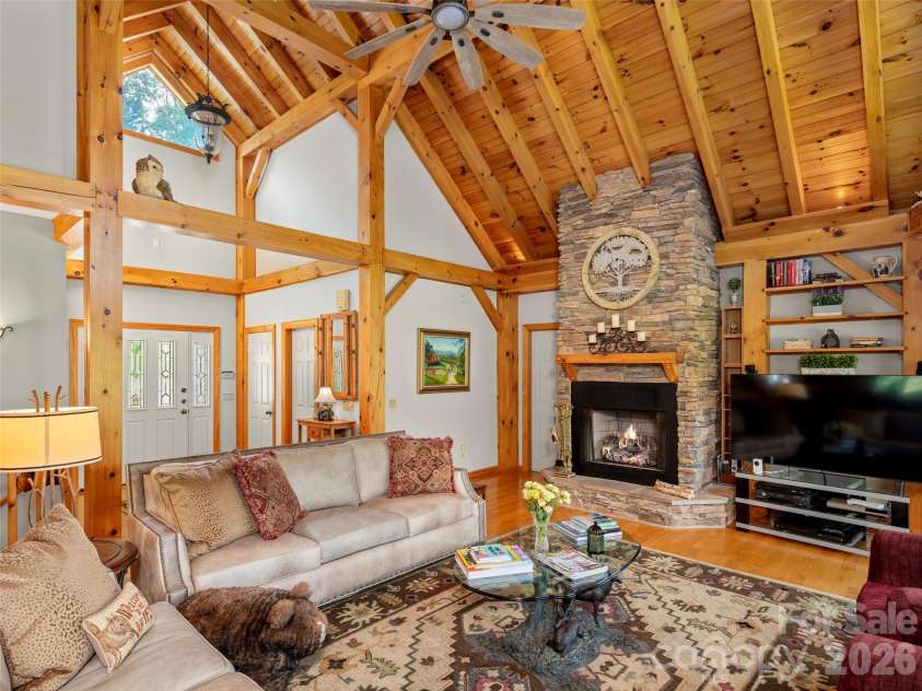 33 Banker Drive, Waynesville, NC 28786.  MLS# CAR4401413, YatesRealty ID 35676. 