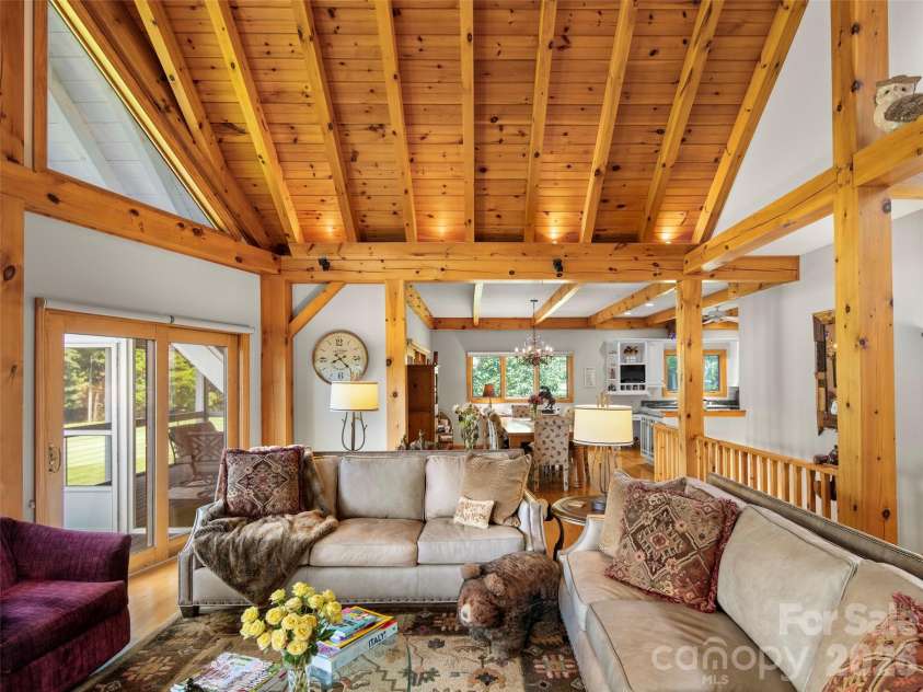 33 Banker Drive, Waynesville, NC 28786.  MLS# CAR4401413, YatesRealty ID 35676. 