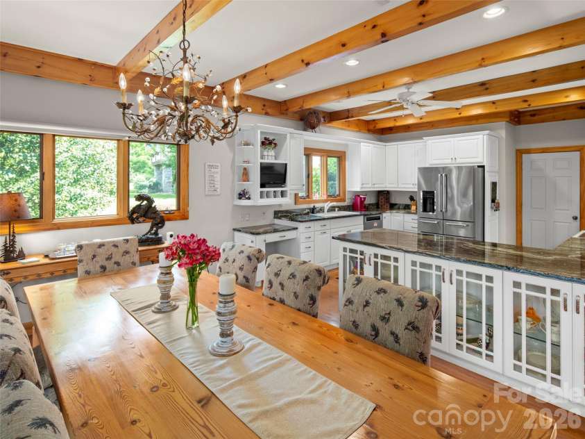 33 Banker Drive, Waynesville, NC 28786.  MLS# CAR4401413, YatesRealty ID 35676. 