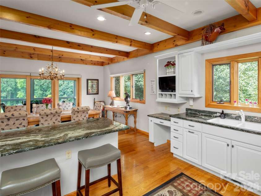 33 Banker Drive, Waynesville, NC 28786.  MLS# CAR4401413, YatesRealty ID 35676. 
