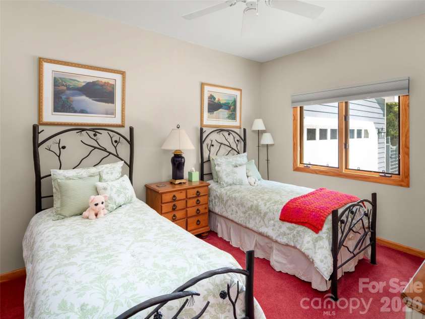 33 Banker Drive, Waynesville, NC 28786.  MLS# CAR4401413, YatesRealty ID 35676. 