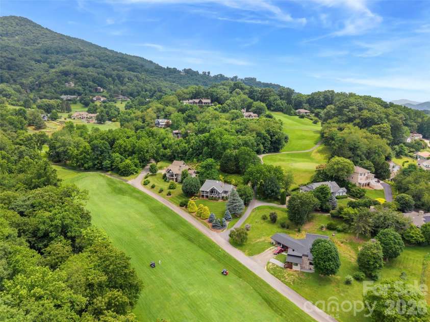 33 Banker Drive, Waynesville, NC 28786.  MLS# CAR4401413, YatesRealty ID 35676. 