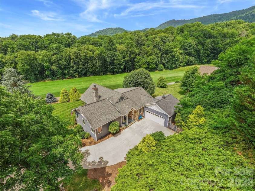 33 Banker Drive, Waynesville, NC 28786.  MLS# CAR4401413, YatesRealty ID 35676. 